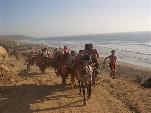 Pasea-caballo-playa-Asilah-Marruecos